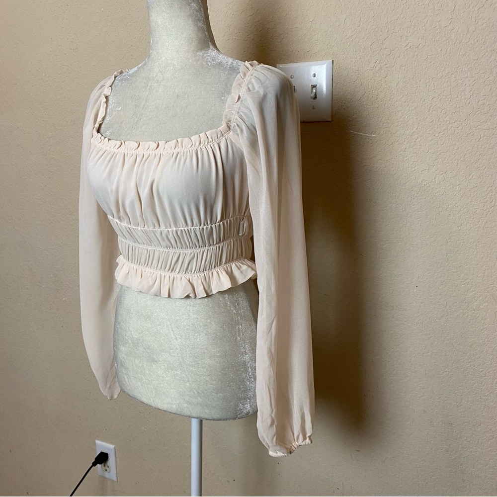 NWT! Forever 21 Cropped Puff Long Sleeve Blouse Top Cream Ivory Smocked Sz Small - Picture 6 of 11